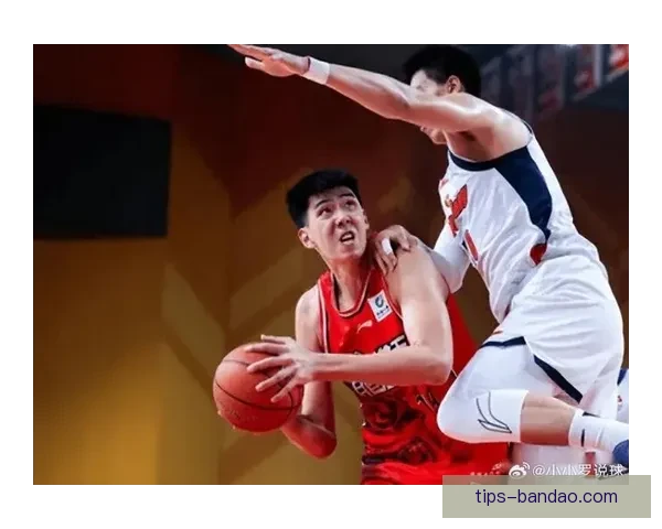 杜锋关注广州培养成效 徐昕引多队青睐 NBA试训机会增 杜锋关注广州培养成效 徐昕引多队青睐 NBA试训机会增